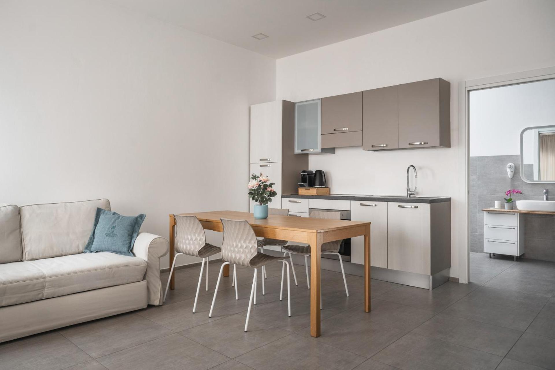 Rivabella Suite Apartments Римини Екстериор снимка