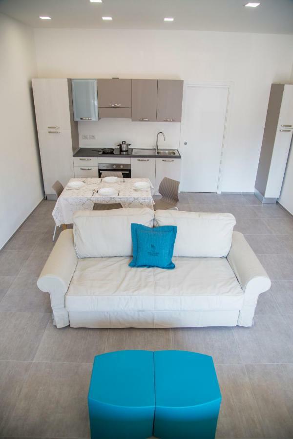 Rivabella Suite Apartments Римини Екстериор снимка