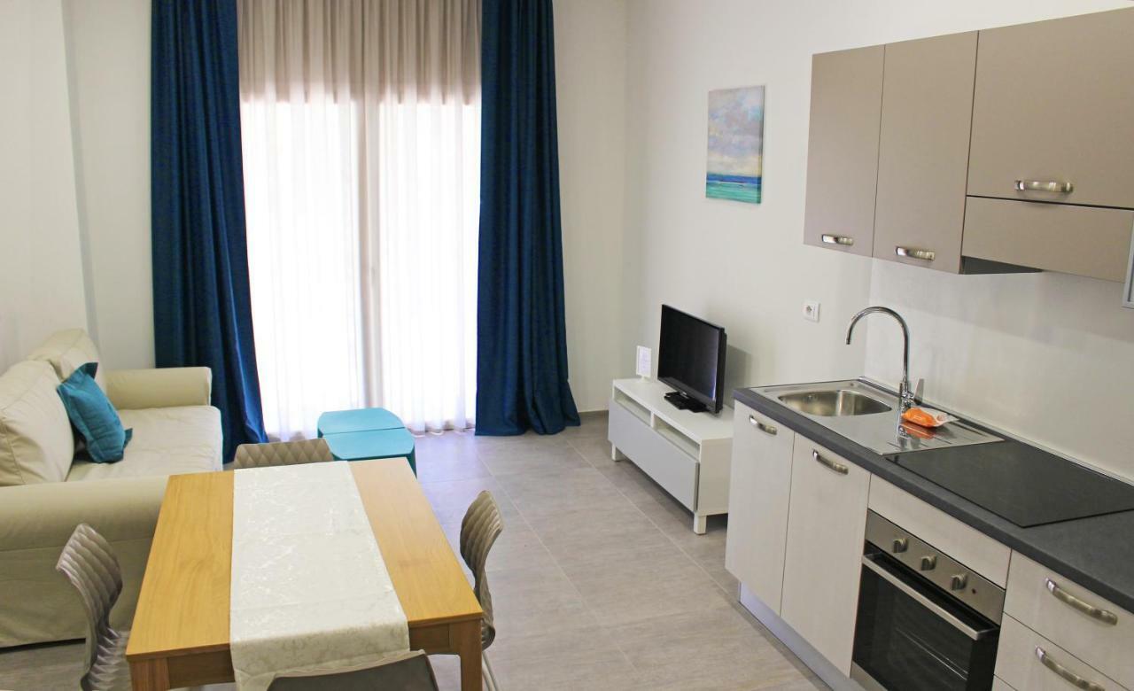 Rivabella Suite Apartments Римини Екстериор снимка